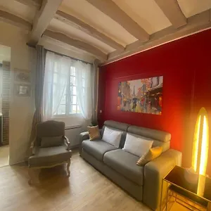 Marais Arev Apartment