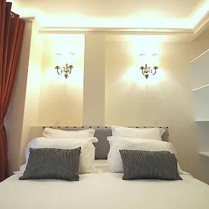 Louvre Opera Classic Chicsuites Parigi